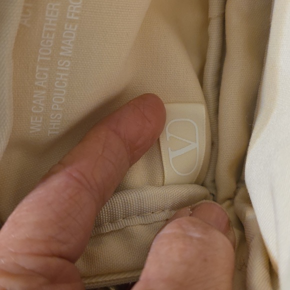 Valentino Beauty Cosmetics Case/ Wristlet - Picture 4 of 5